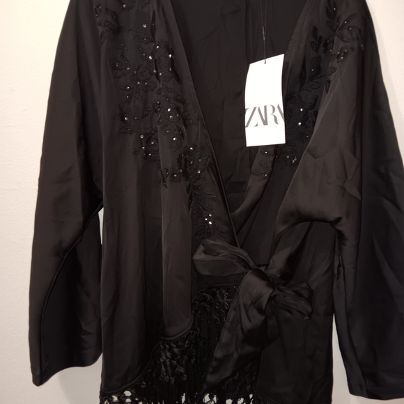 Zara Elegant Black Floral Wrap Blouse - Picture 2 of 8